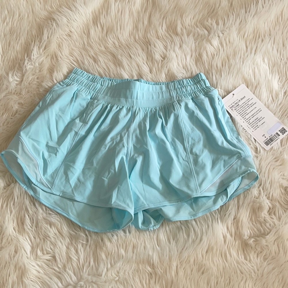 Lululemon Hotty Hot LR 4” shorts in Blue glow